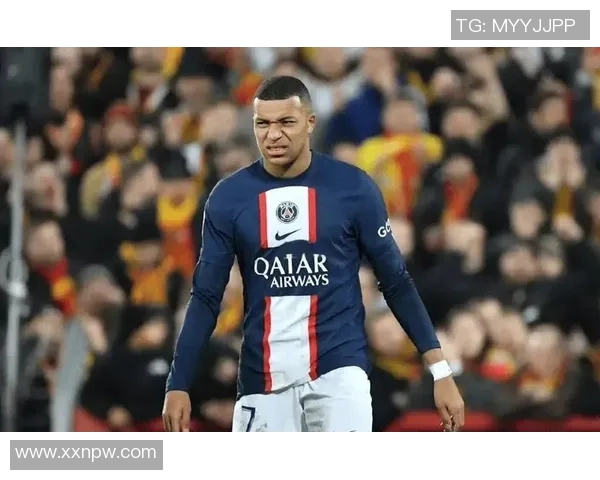 姆巴佩在法甲赛场再度破门助力球队争冠展现超凡实力 姆巴佩在法甲赛场再度破门助力球队争冠展现超凡实力