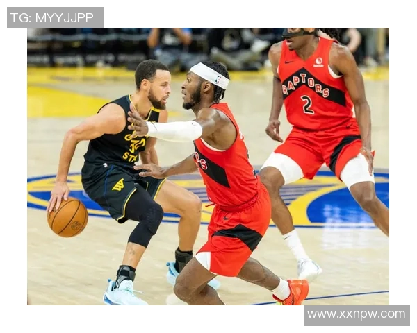 猛龙队主场不敌勇士,略显实力差距 猛龙队主场不敌勇士,略显实力差距